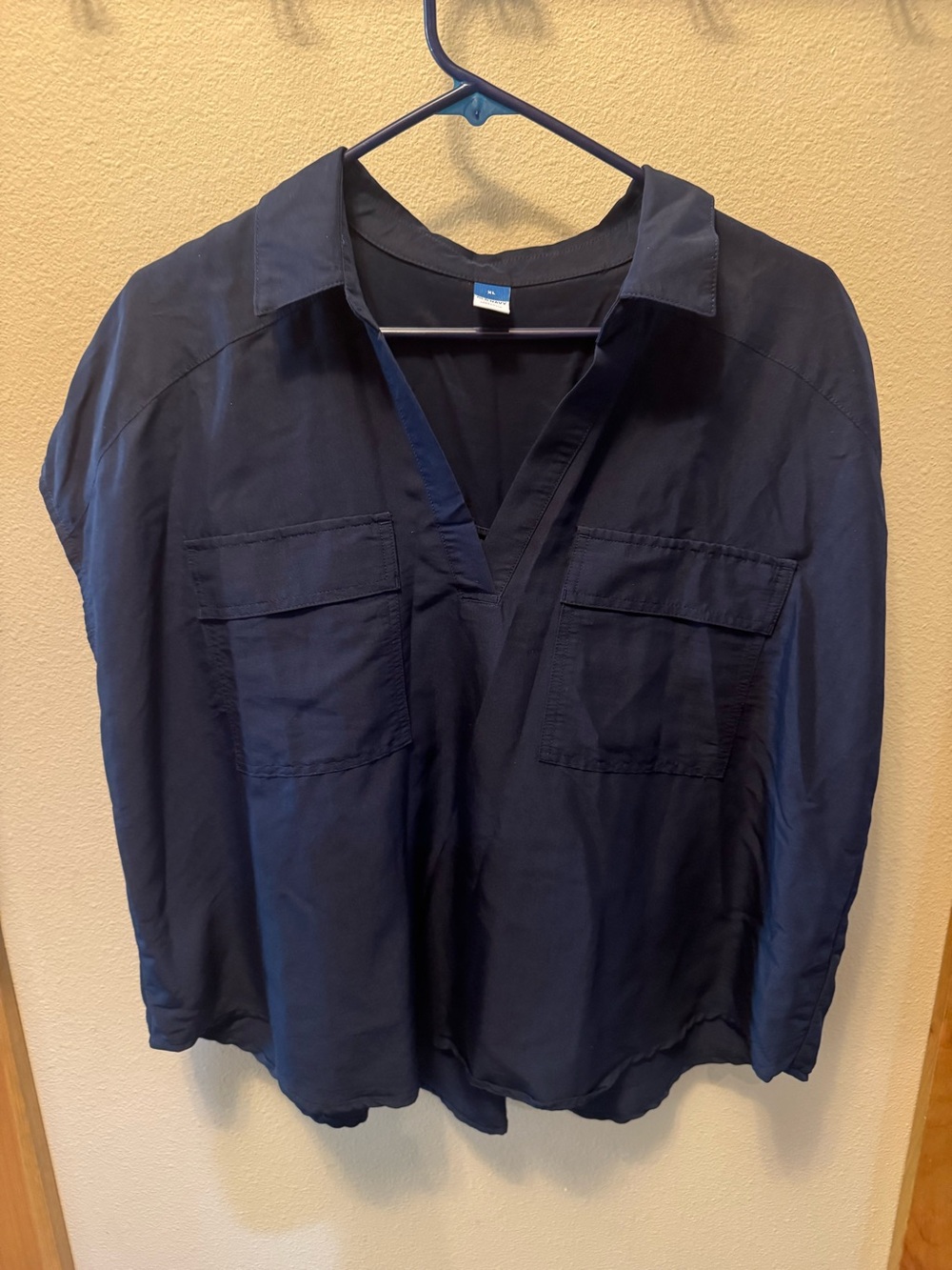 Old Navy, navy  V-Neck Buttonless Blouse with Chest Pockets